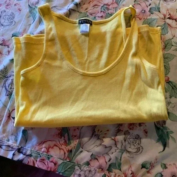 Venus Women’s Yellow Summer Tank Top Size Large - Picture 3 of 4